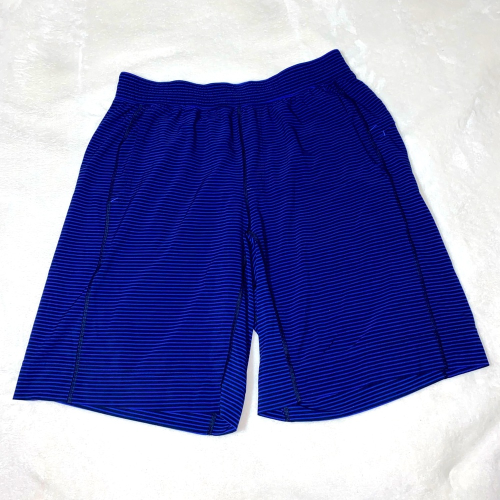 Lululemon Mens 10" Linerless Shorts Size Large Blue Striped